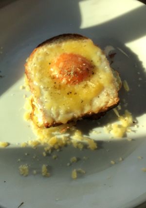 A picture of Egg toast with a twist 🍳 🍞.