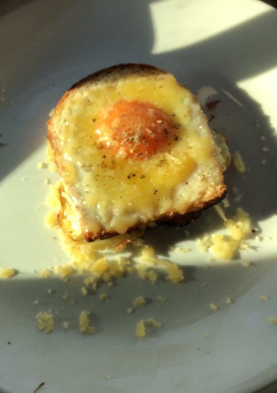 A picture of Egg toast with a twist 🍳 🍞.