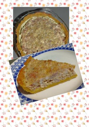 Una foto de Tarta de pollo y chorizo con masa de polenta y garbanzos
