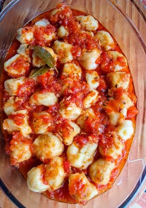 Una foto de Ñoquis rellenos de queso dambo