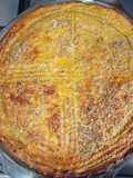 Pastel de carne con pasas, aceitunas negras y verdes