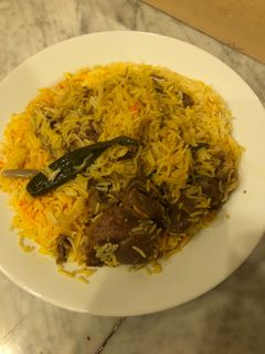 صورة لوصفة رز باللحم والزعفران 💛
