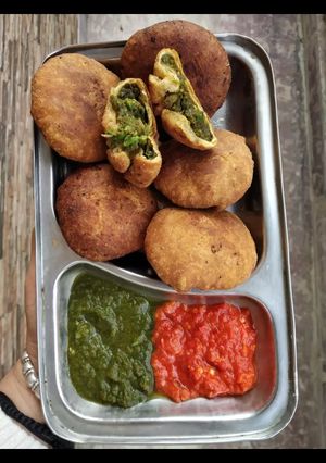 A picture of Matar kachodi.