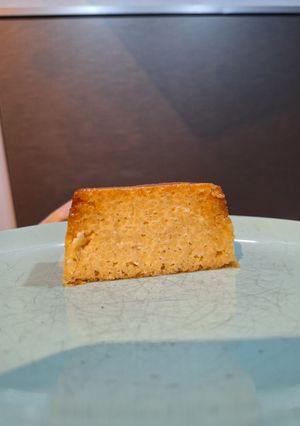 Une photo de Pastizzu ou flan corse à la semoule