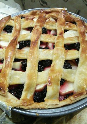 A picture of Apple and Blackberry Pie.