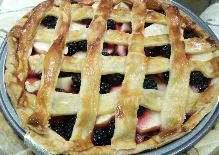 Recipe of Favorite Apple and Blackberry Pie