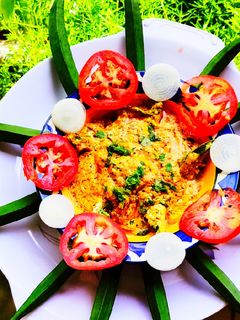 मसाला दही भेंडी (masala dahi bhendi recipe in marathi) रेसिपी चे मुख्य फोटो