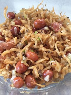 蒜香吻仔魚拌花生 的食譜成品照片