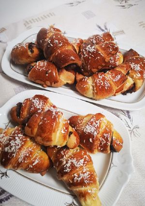 O poză a rețetei Cornuri pufoase cu nuttela.