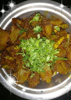 A picture of Khatti meethi pethe ki sabzi.