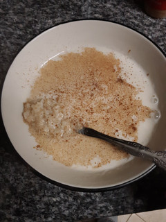 Una foto de Avena endulzada con lechera😋
