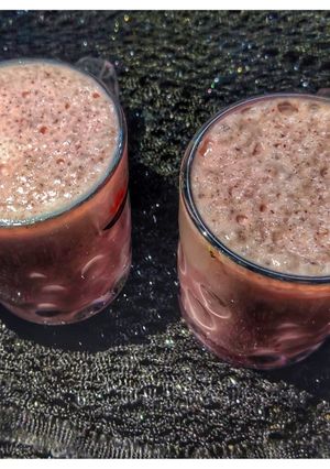 স্ট্রবেরি মিল্ক শেক (strawberry milkshake recipe in bengali) রেসিপির প্রধান ছবি