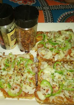 A picture of Bread Pizza.