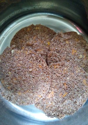 A picture of Ragi idlies.