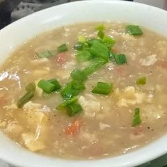 A picture of Hot and sour soup.