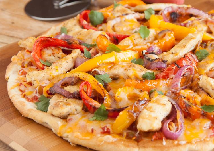Easiest Way to Prepare Homemade Grilled Chicken Fajita Pizza