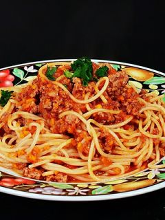 Una foto de Spaghetti con salsa bolognesa 😁