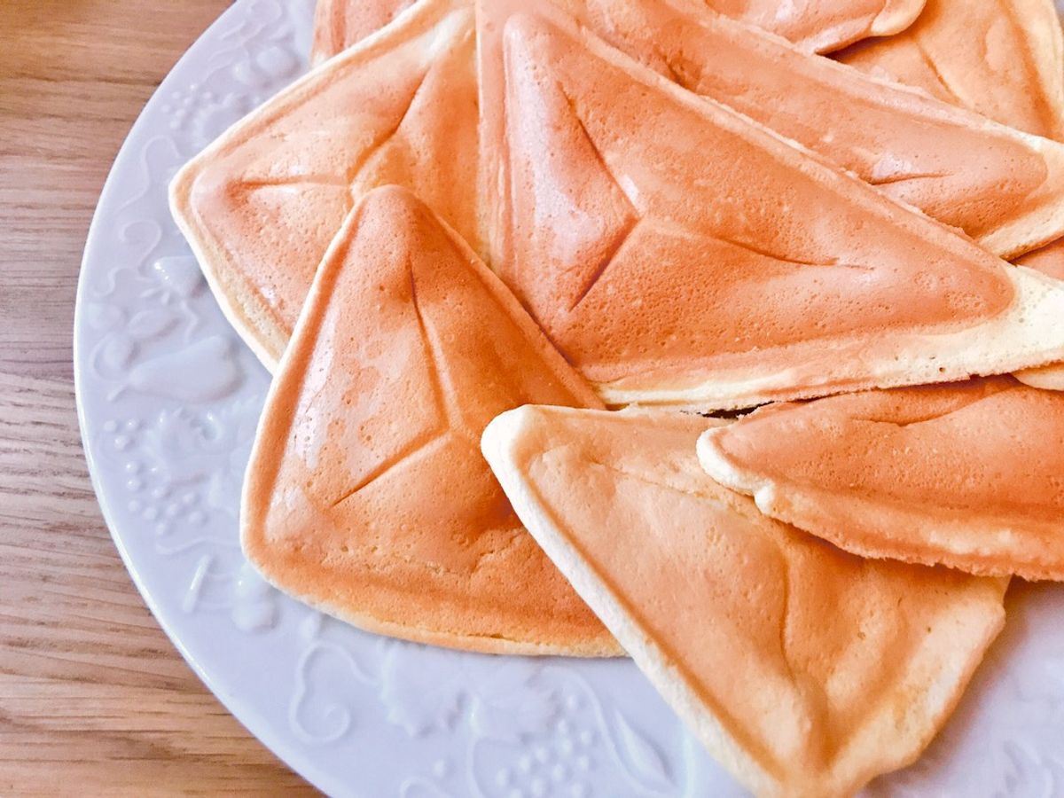 💚 Bánh Hotdog Tam Giác Nhân Phô Mai Bò Cười