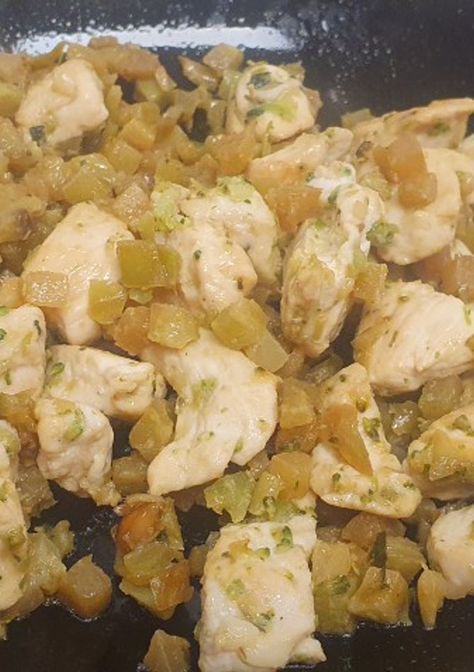 Una foto de Salteado de pollo y brócoli