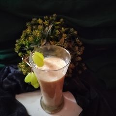Grapes dates smoothie A picture of Grapes dates smoothie.
