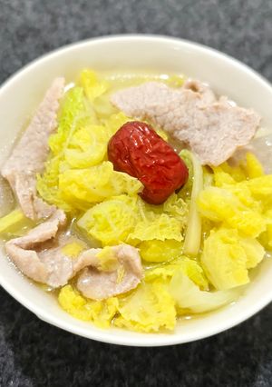 松板肉娃娃菜湯(簡單料理） 的食譜成品照片