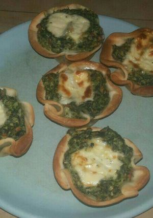 Una foto de Canastitas de verduras y queso