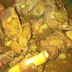 A picture of Curry lamb pepper soup.