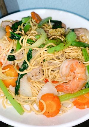 Hình của món Mì Trứng Xào Tôm Thịt.
