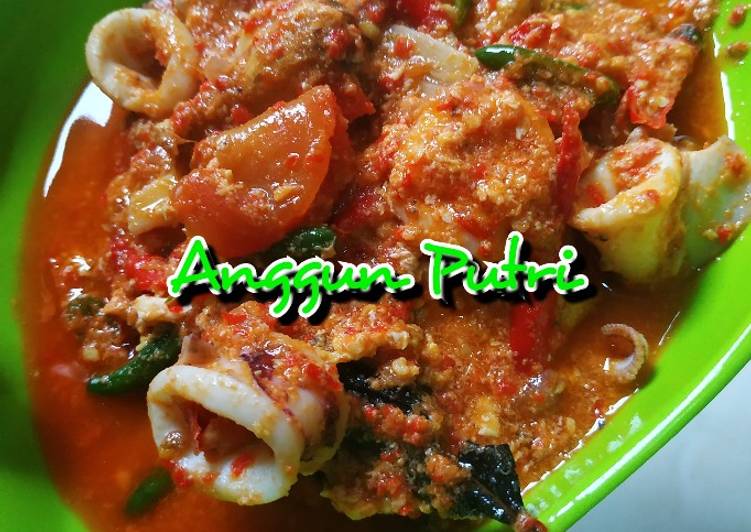Olahan Cumi Kuah Telur | Cara Masak Cumi Kuah Telur Yang Enak Banget