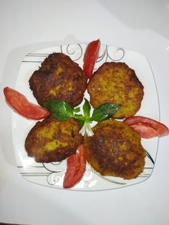 عکسی از دستور کوکوی بادمجان و سیب زمینی