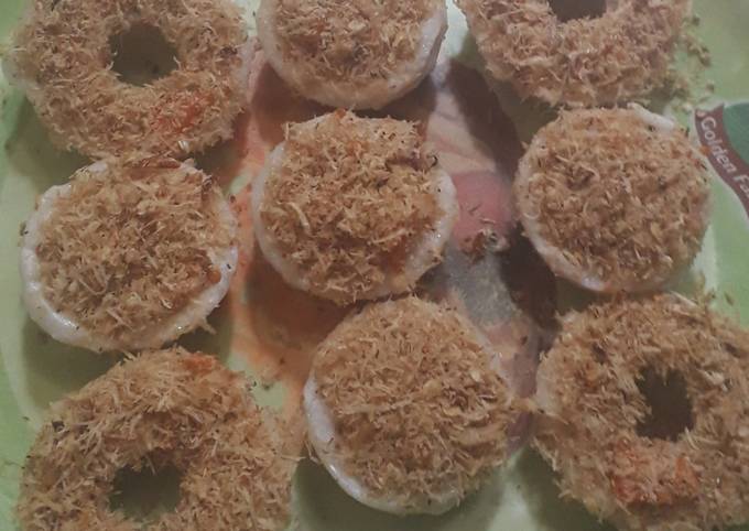 Bagaimana Menyiapkan Kue Talam Tabur Serundeng Ebi Pedas, Bikin Ngiler