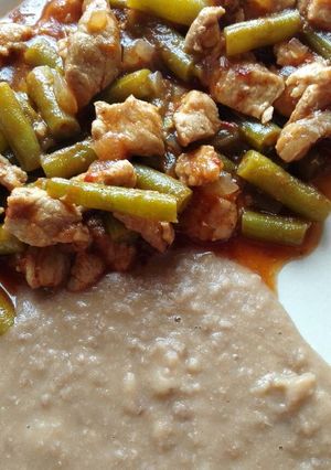 Una foto de Ejotes con carne enchipotlados