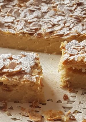 Foto principal de Pantxineta rellena de crema pastelera de almendra