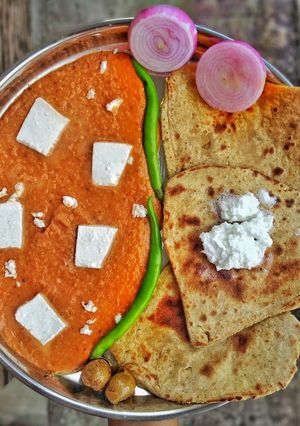 A picture of Makhmali paneer.
