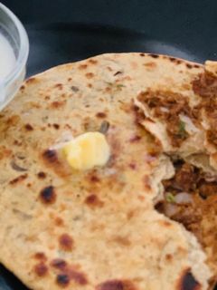 A picture of Besan and Pyaz paratha.