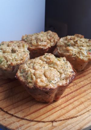 Una foto de Muffins de verduras y corazón de queso