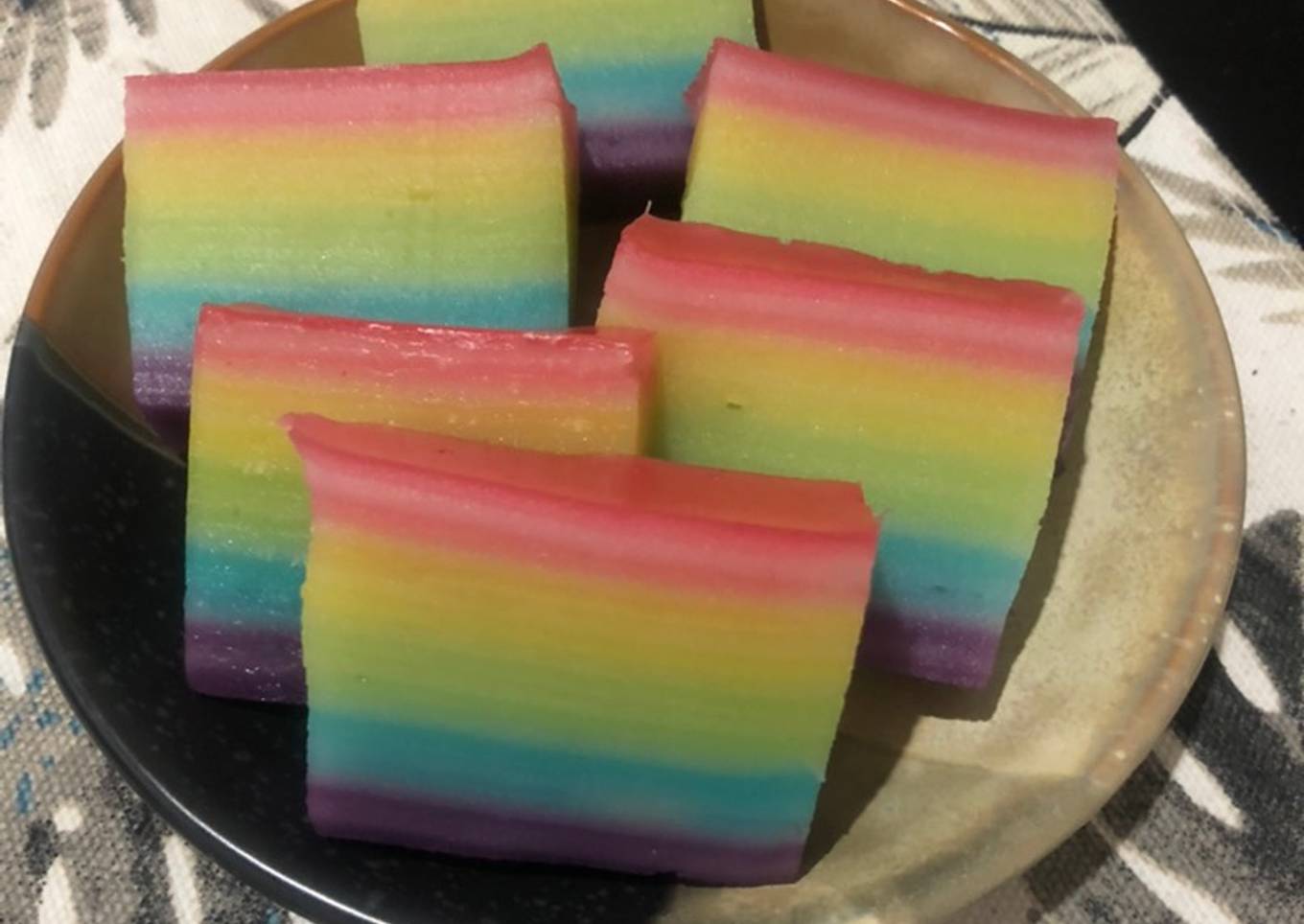 Kue Lapis Rainbow