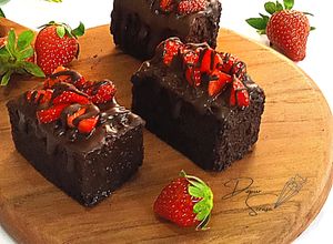 Foto resep Banana Brownies with Strawberry