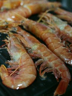 Una foto de Gambones a la plancha con cava 🎊