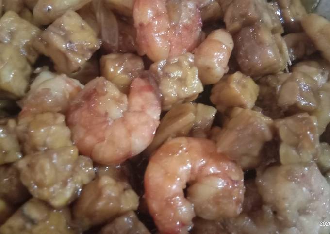 Orek tahu tempe dan Udang Kupas
