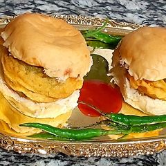 A picture of Vada pav.