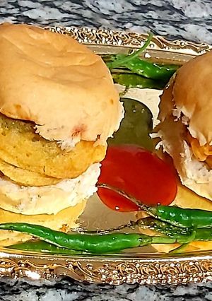 A picture of Vada pav.