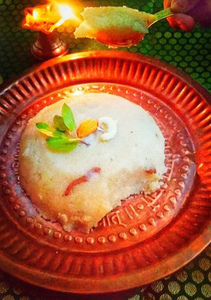 सात्विक सत्यनारायणाचा प्रसादाचा शिरा (prasadacha shira recipe in marathi) रेसिपी चे मुख्य फोटो 