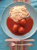 Albóndigas enchipotladas