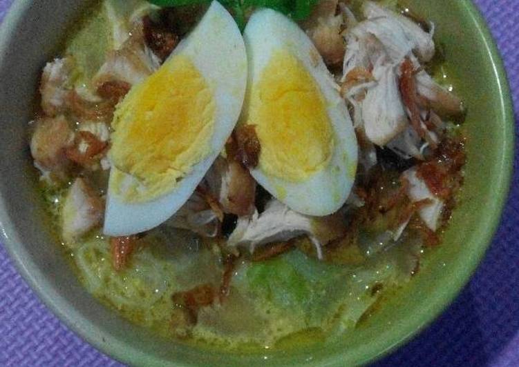 Bagaimana Membuat Soto Ayam Kuah Santan yang Sempurna