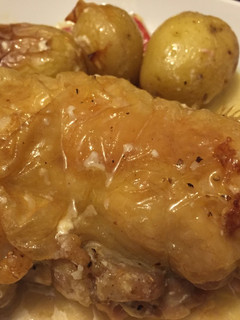 Una foto de Muslos de pollo rellenos