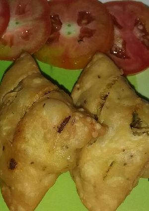 A picture of Potato Samosa.