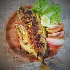 A picture of Ikan bakar teflon super simple "rasa nya enak".