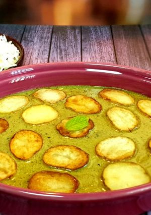 A picture of Potato in Mustard Gravy.