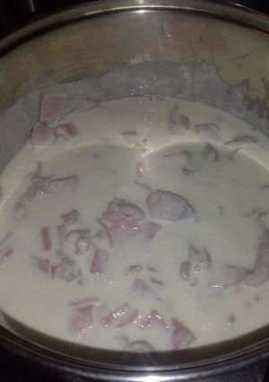 Una foto de Salsa crema con pollo y jamón